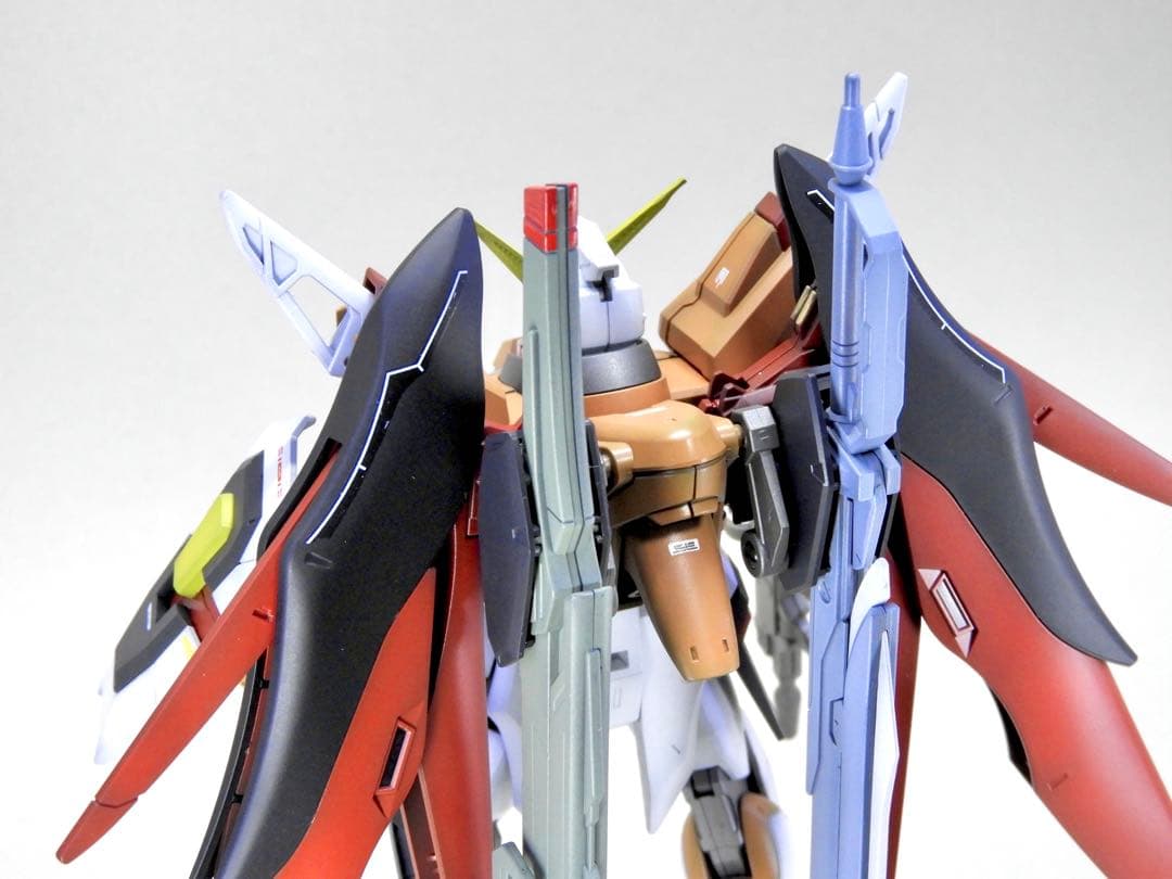 HG デスティニーガンダム (ハイネ専用機) 全塗装 / ガンプラ 完成品