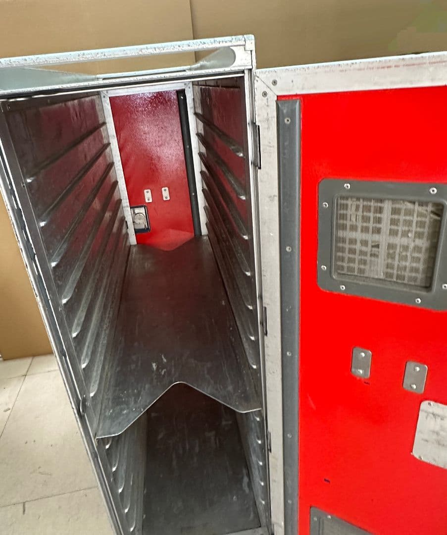 Meridiana航空　イタリア　ミールカート　フルサイズ 機内カート