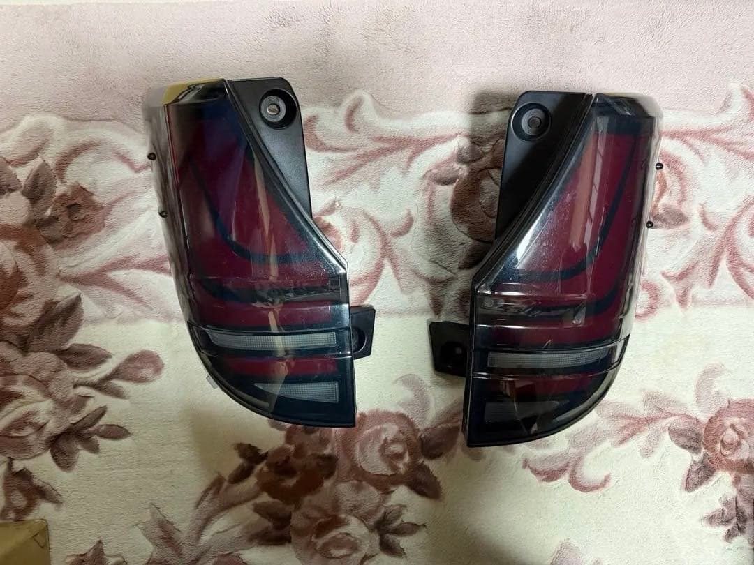 90系ノア/ヴォクシー　LEDテールランプ