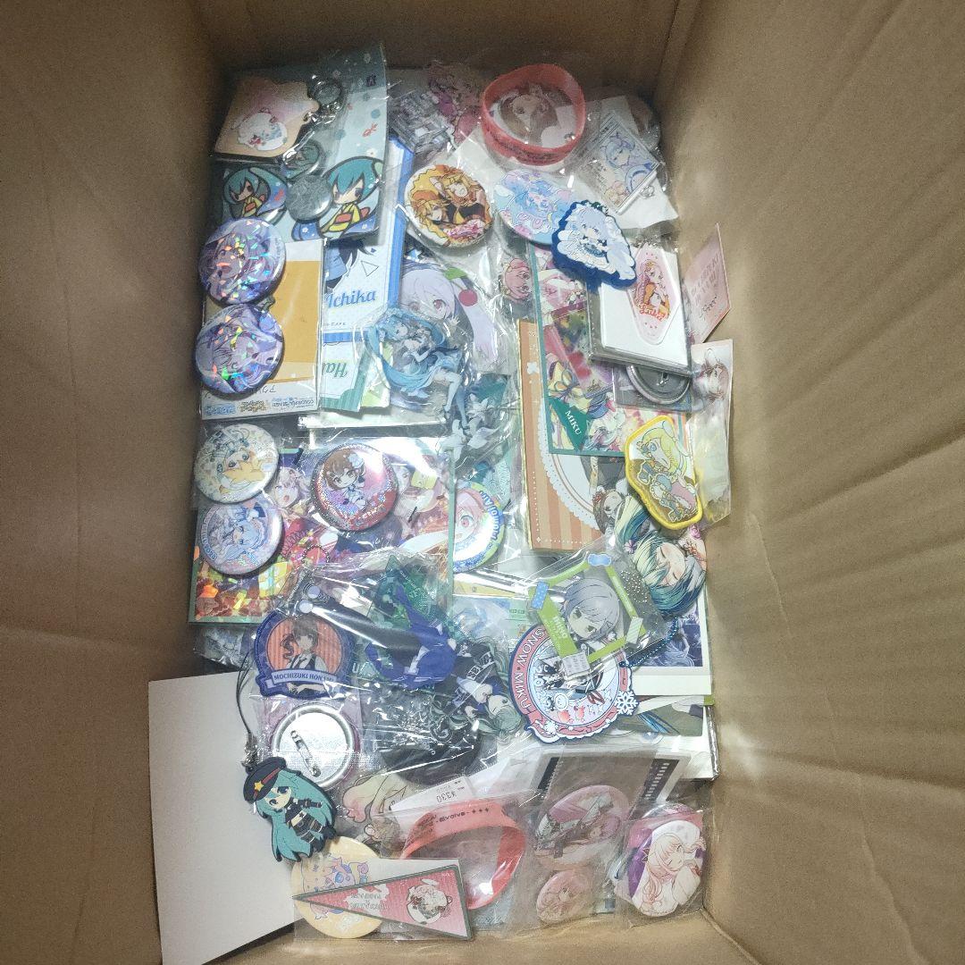 初音ミク　プロセカ　まとめ売り　キーホルダー　アクリルスタンド　缶バッジ
