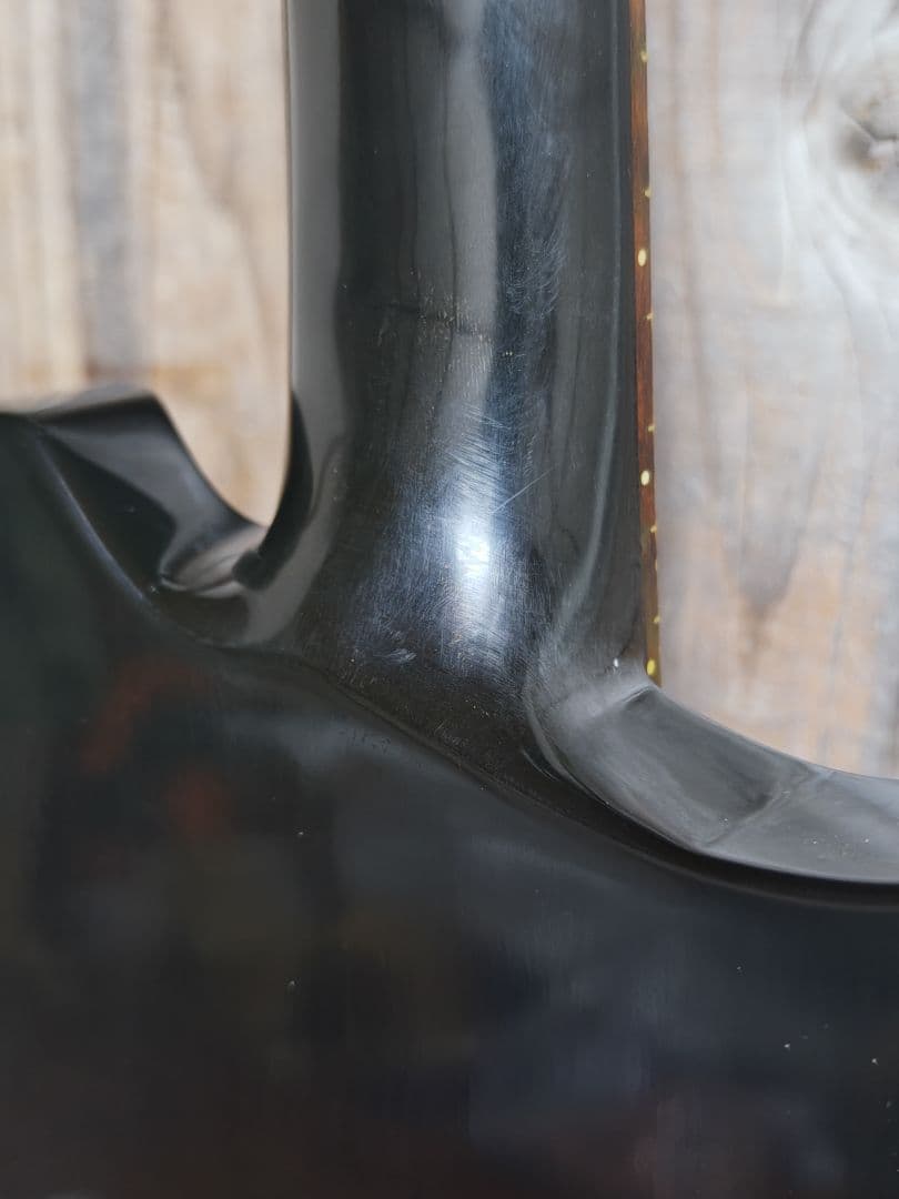 ユニークデザイン ブラックエレキギター　ノーブランド　ジャンク