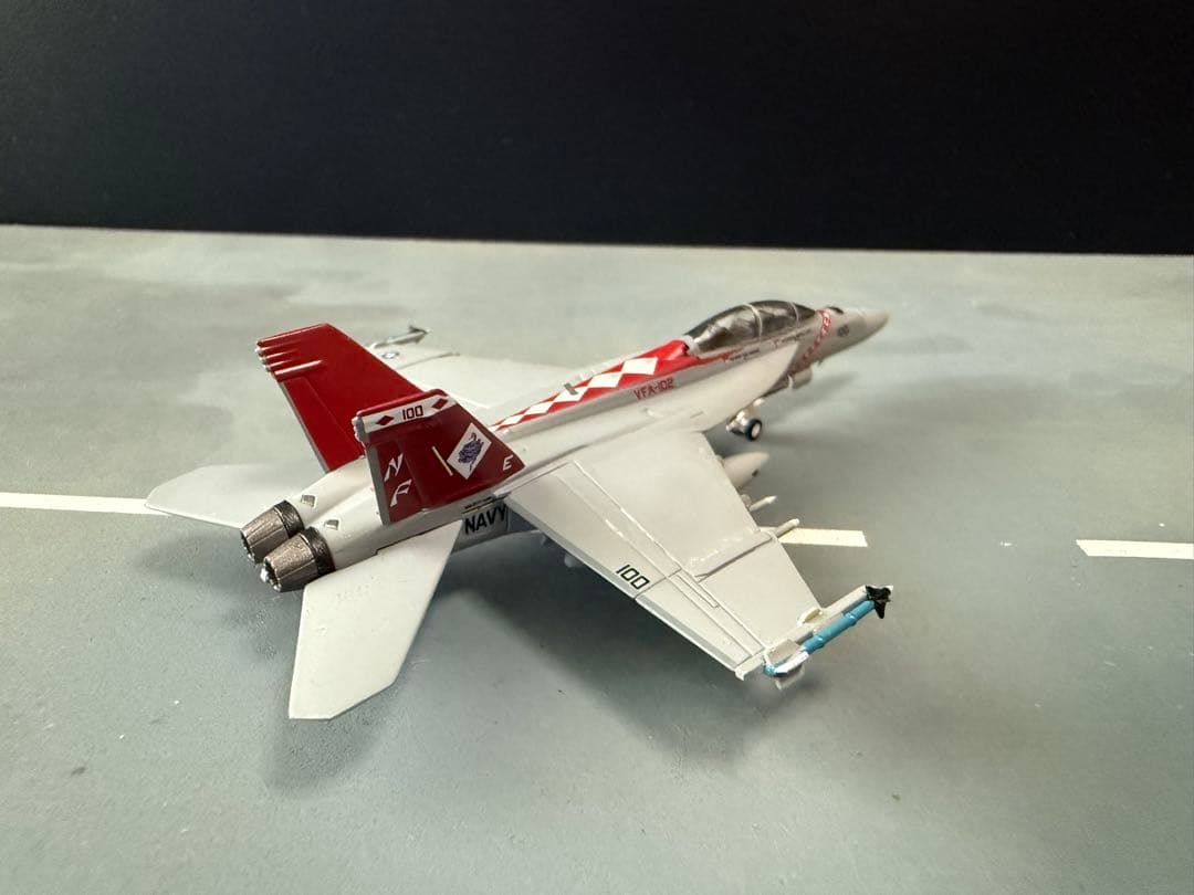 1/200 F/A-18f スーパーホーネットVFA-102ダイヤモンドバックス