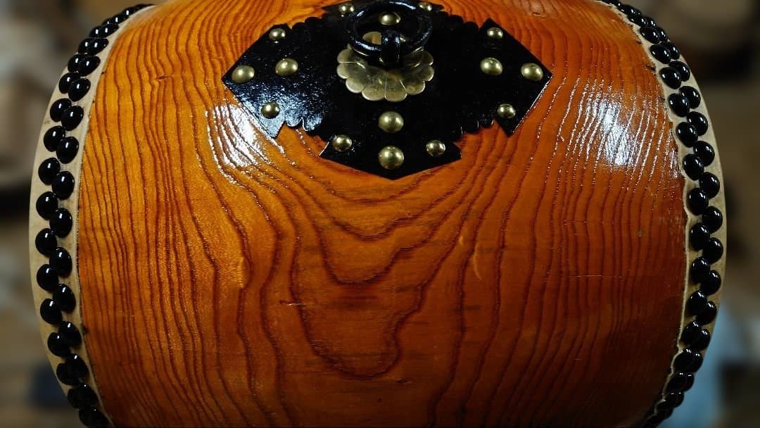 しんページ。ケヤキくり抜き和太鼓