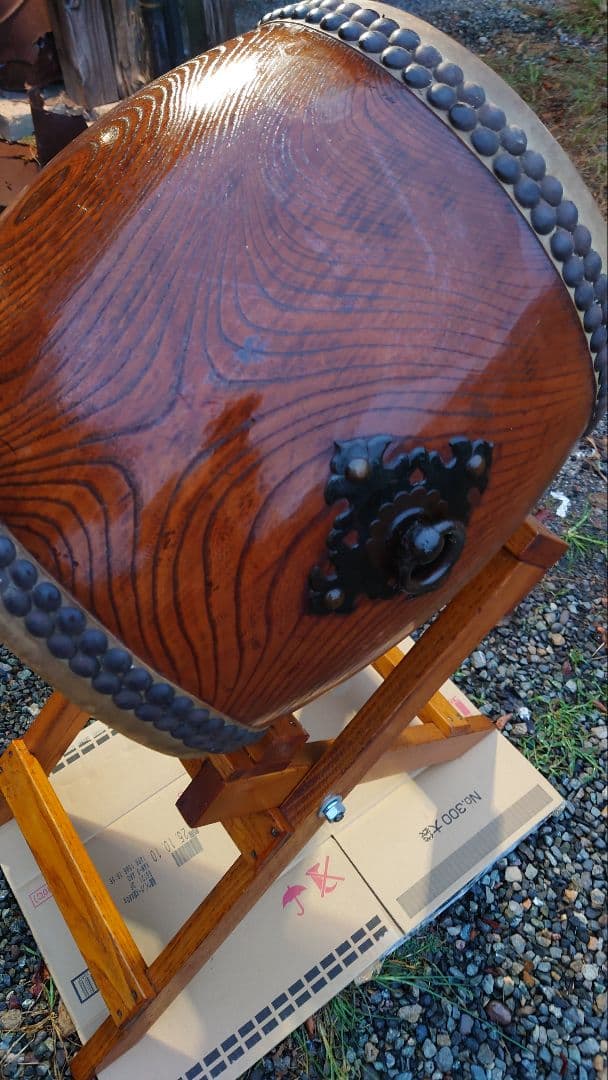 しんページ。ケヤキくり抜き和太鼓