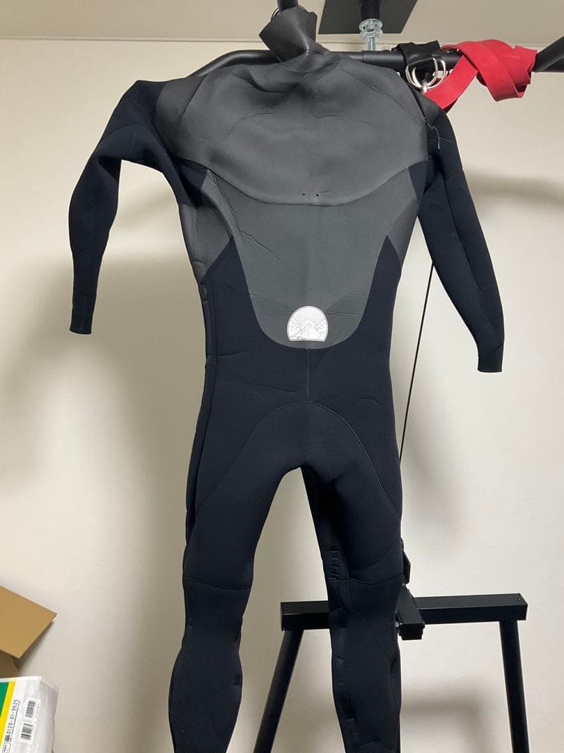 DUSK Form Ball 3mmウェットスーツ 1回着用のみ 身長172cm