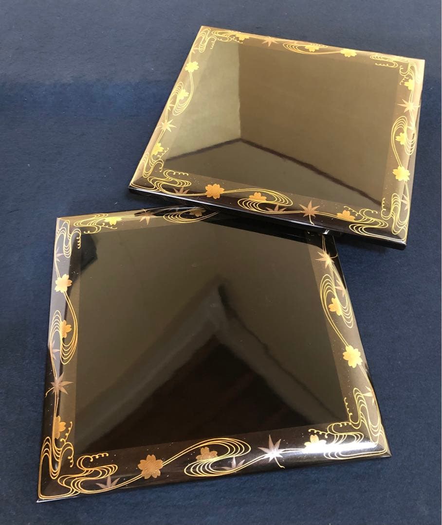 《レ》雲錦蒔絵 真塗内朱 五段重 替蓋 重台付 木製漆器 木箱 251117え2