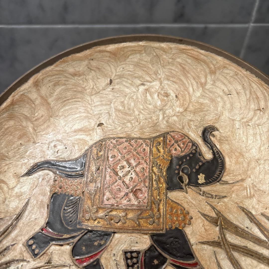 インドアンティーク手描き手彫りの装飾が芸術的でアートな子像の壁掛け真鍮製オブジェ