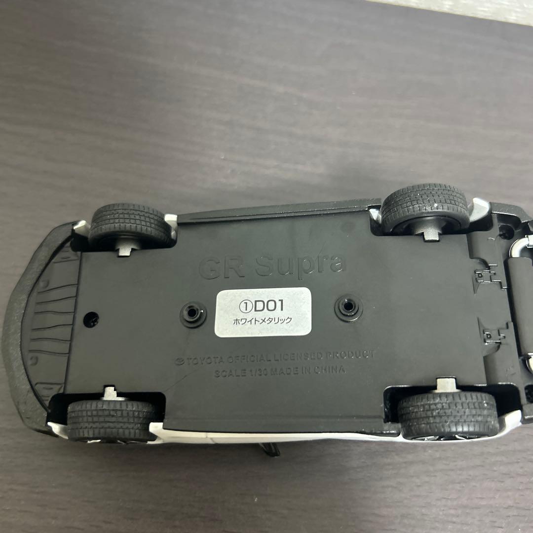 トヨタ　GR スープラ　ホワイトメタリック