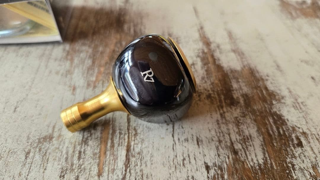 リブレpt42リミッテッド ダイワL ハンドルノブ 限定カラー　ソルティガ