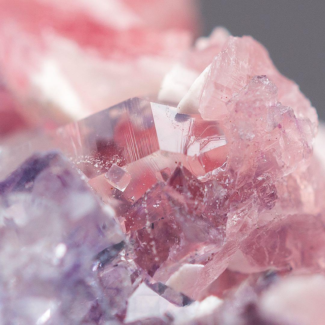 中国 ロードクロサイト フローライト 天然石 原石 鉱物標本 鉱石 蛍石 726