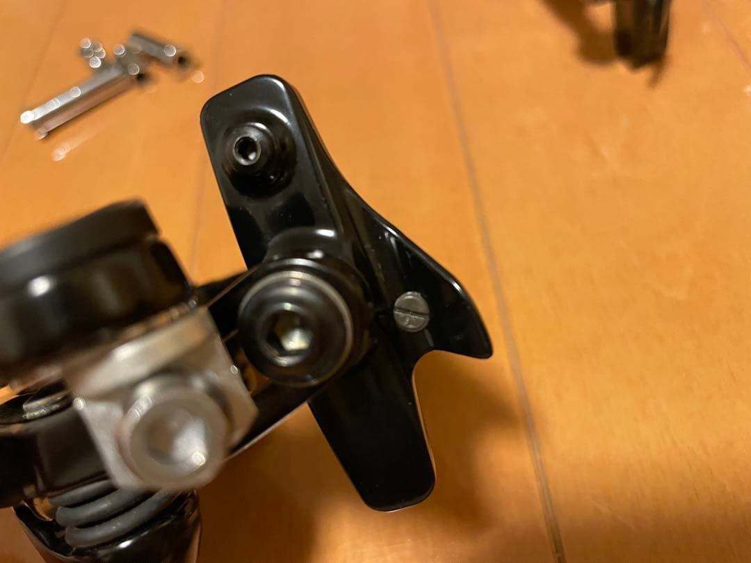 使用1回のみ★シマノ 105 キャリパーブレーキ BR-R7000 シュー新品