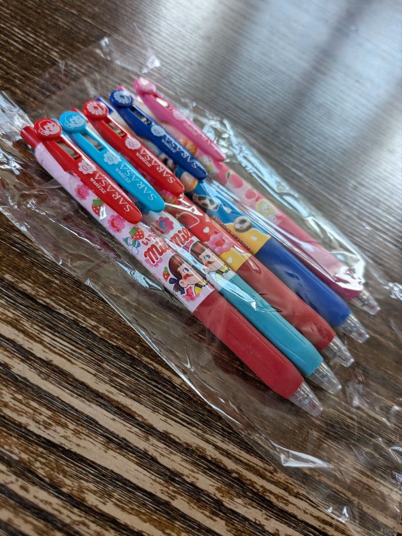 SARASA キャラクター柄ボールペンセット