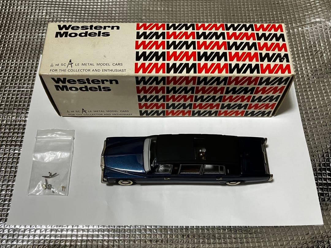 【希少品】キャデラック リムジン モデルカー 1/43スケール