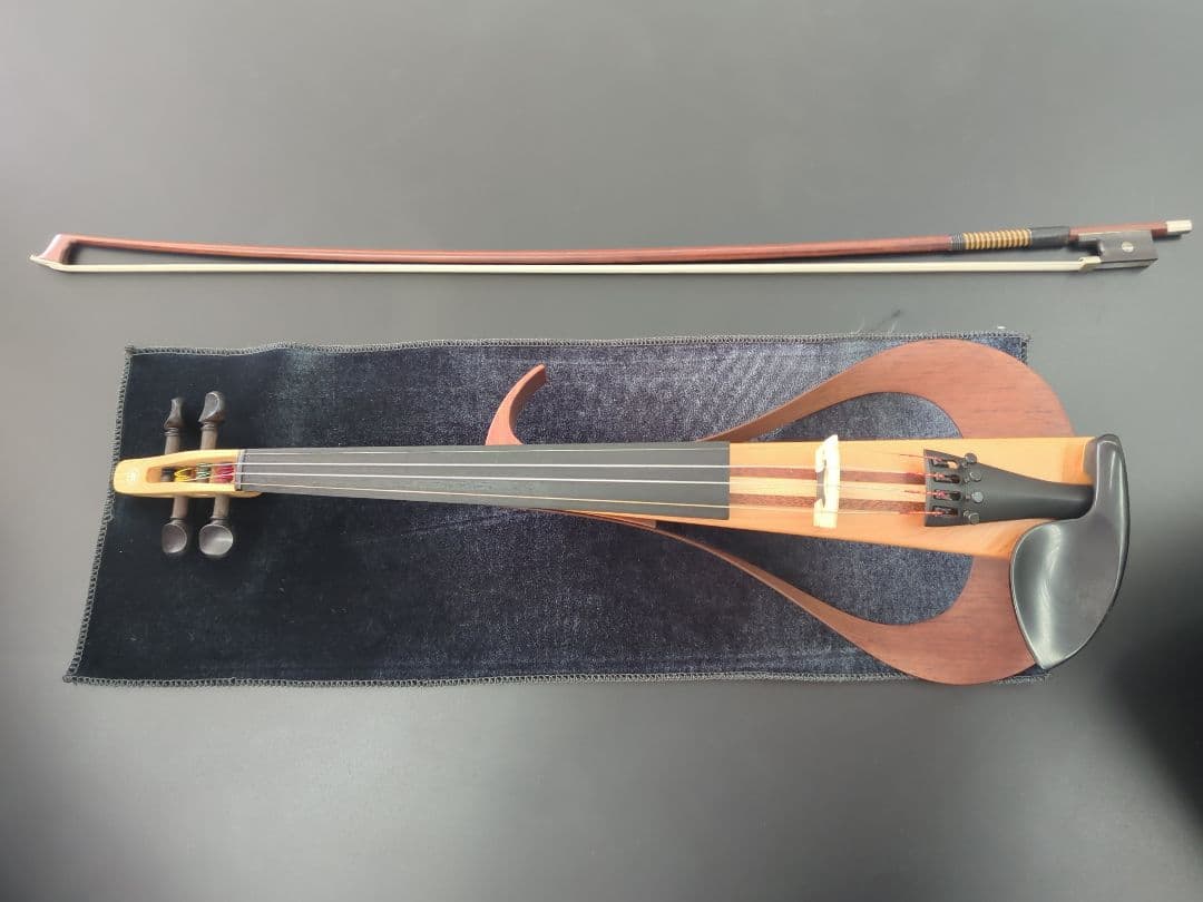 弦楽器 YAMAHA YEV104