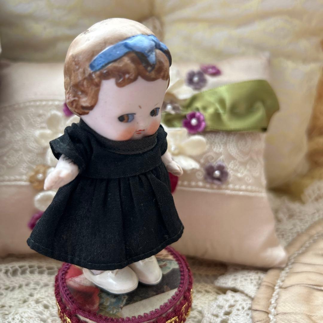 靴を履いたキューピードール