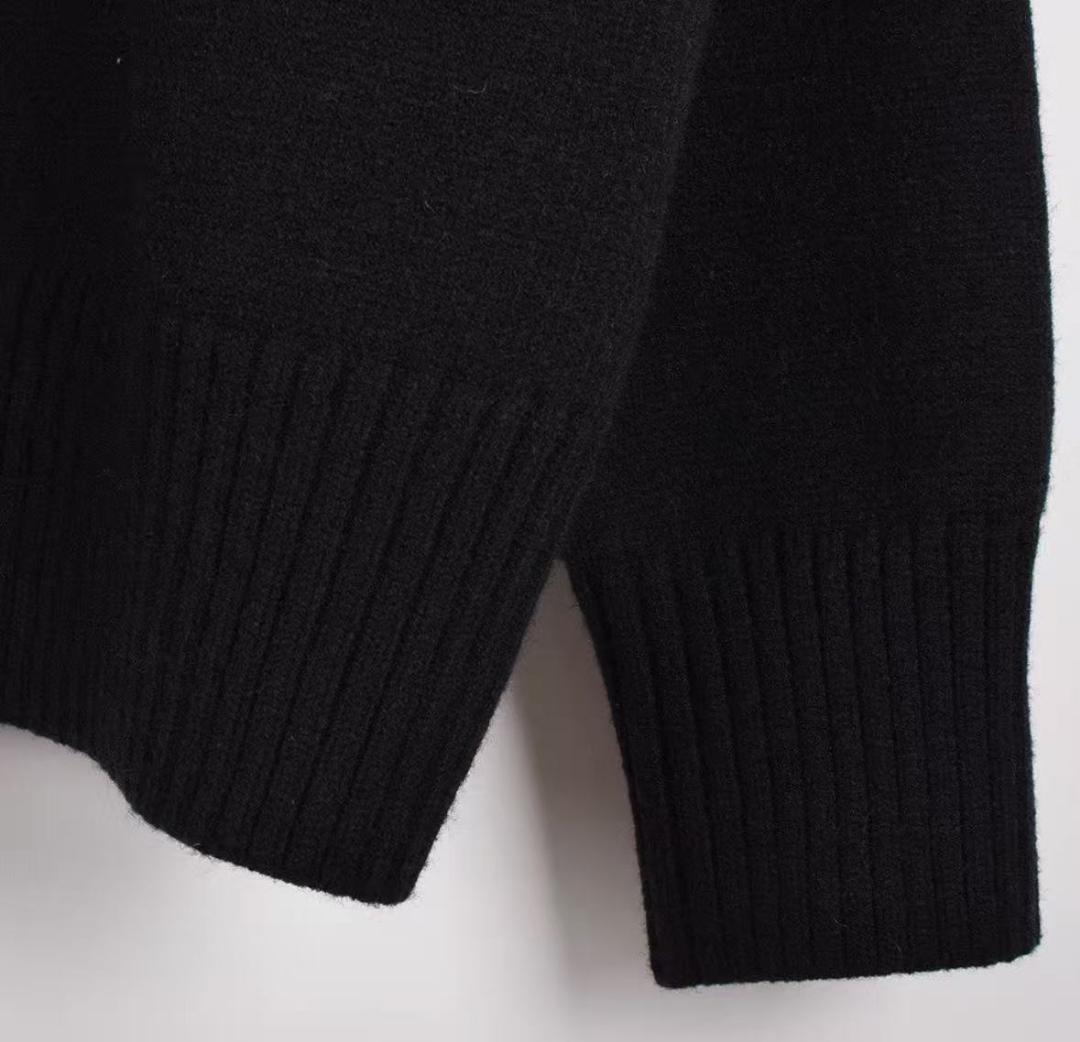 美品 黒 ハート刺繍 タートルネックセーター L