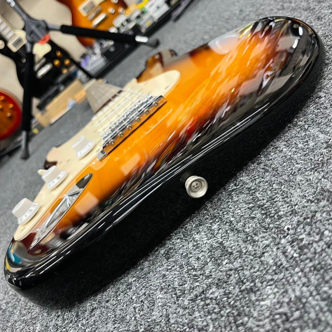 【10976】 左利き用 Squier Stratocaster サンバースト