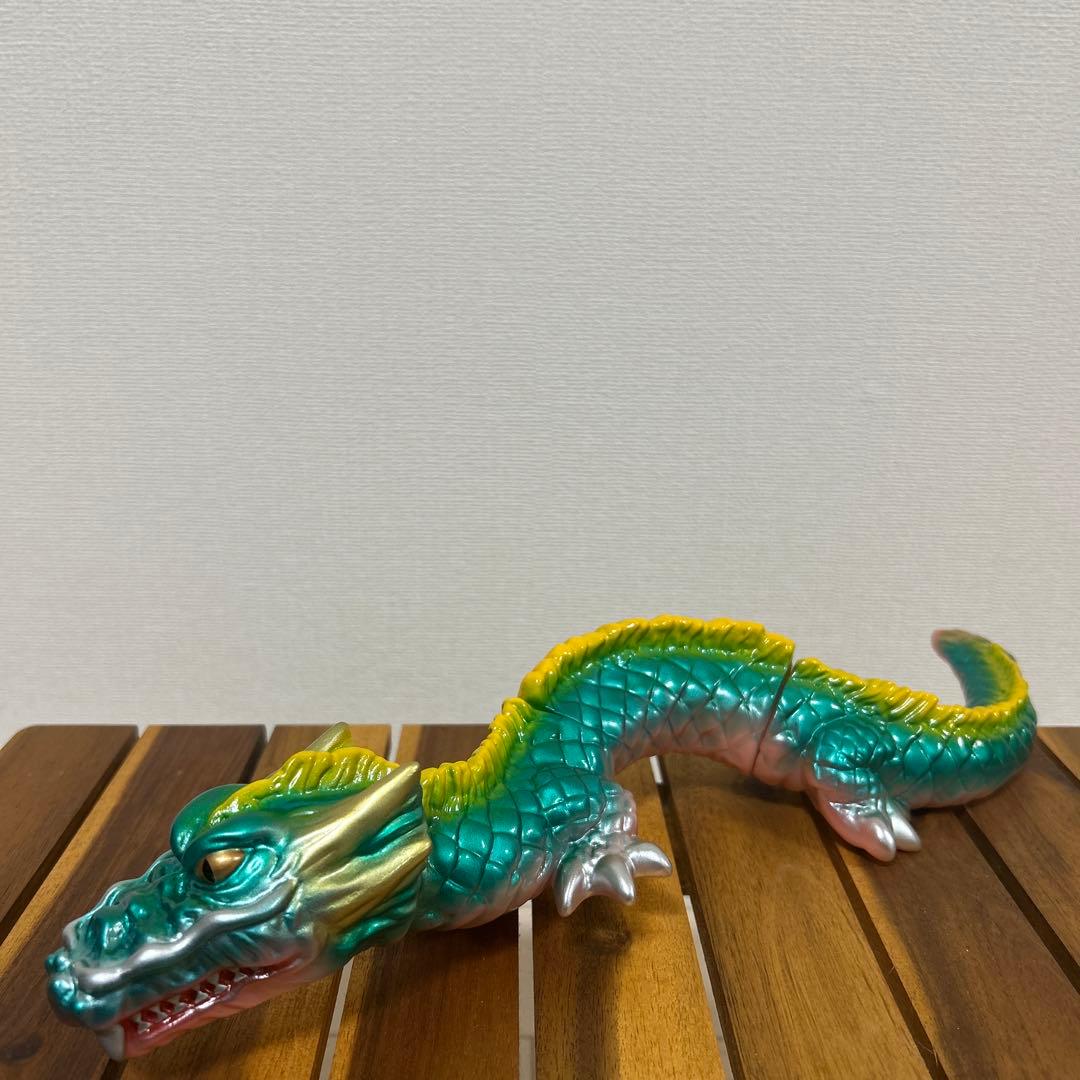 マンダ　M1号　世紀の大怪獣東宝怪獣シリーズ　ピンク成型/メタ緑　背びれ黄塗装