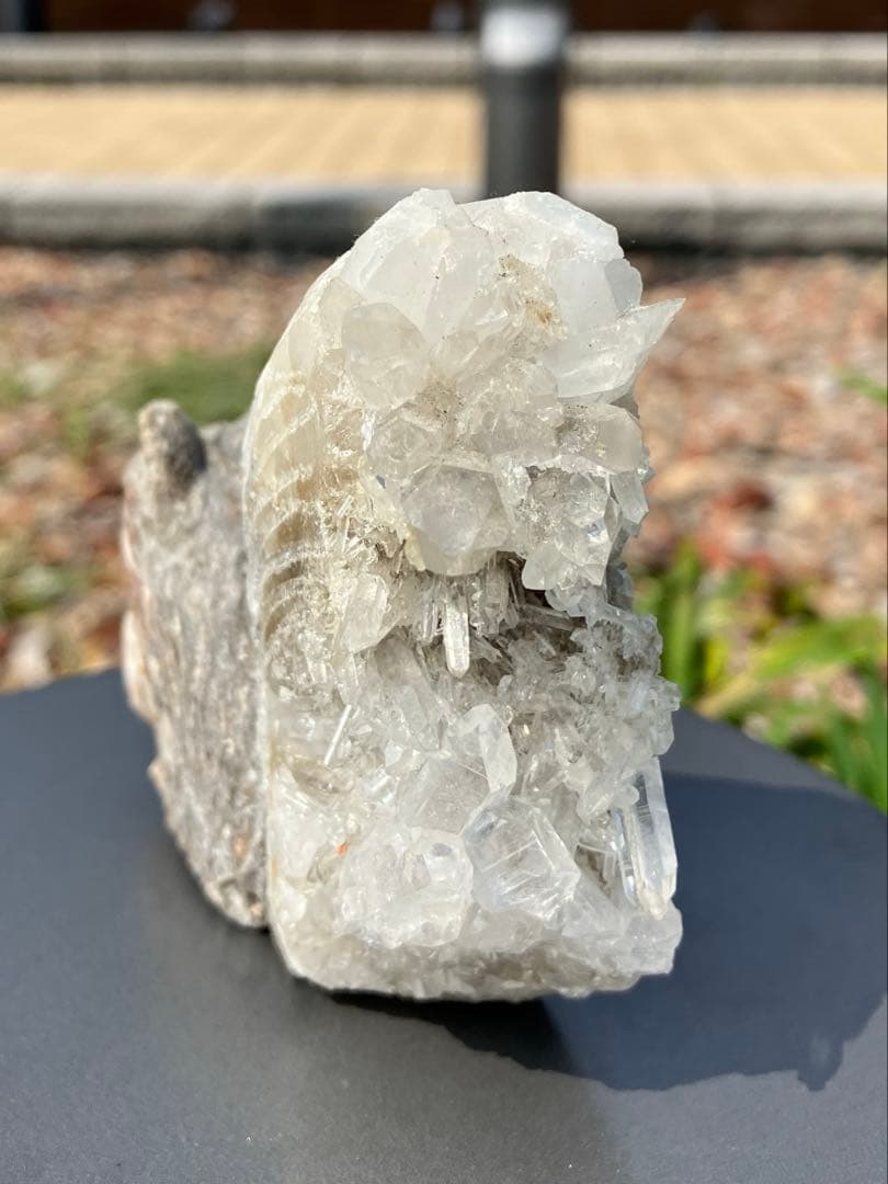 水晶　クラスター　リス　モチーフ　Ａ