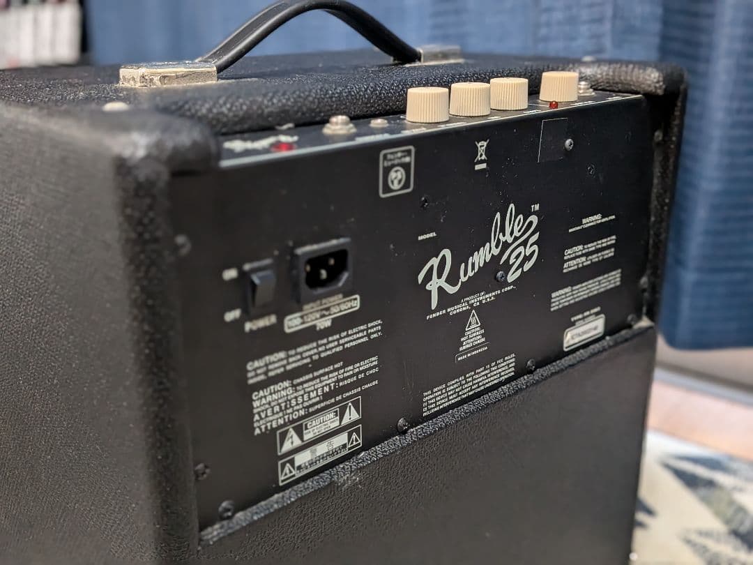 Fender Rumble 25 ベース用アンプ