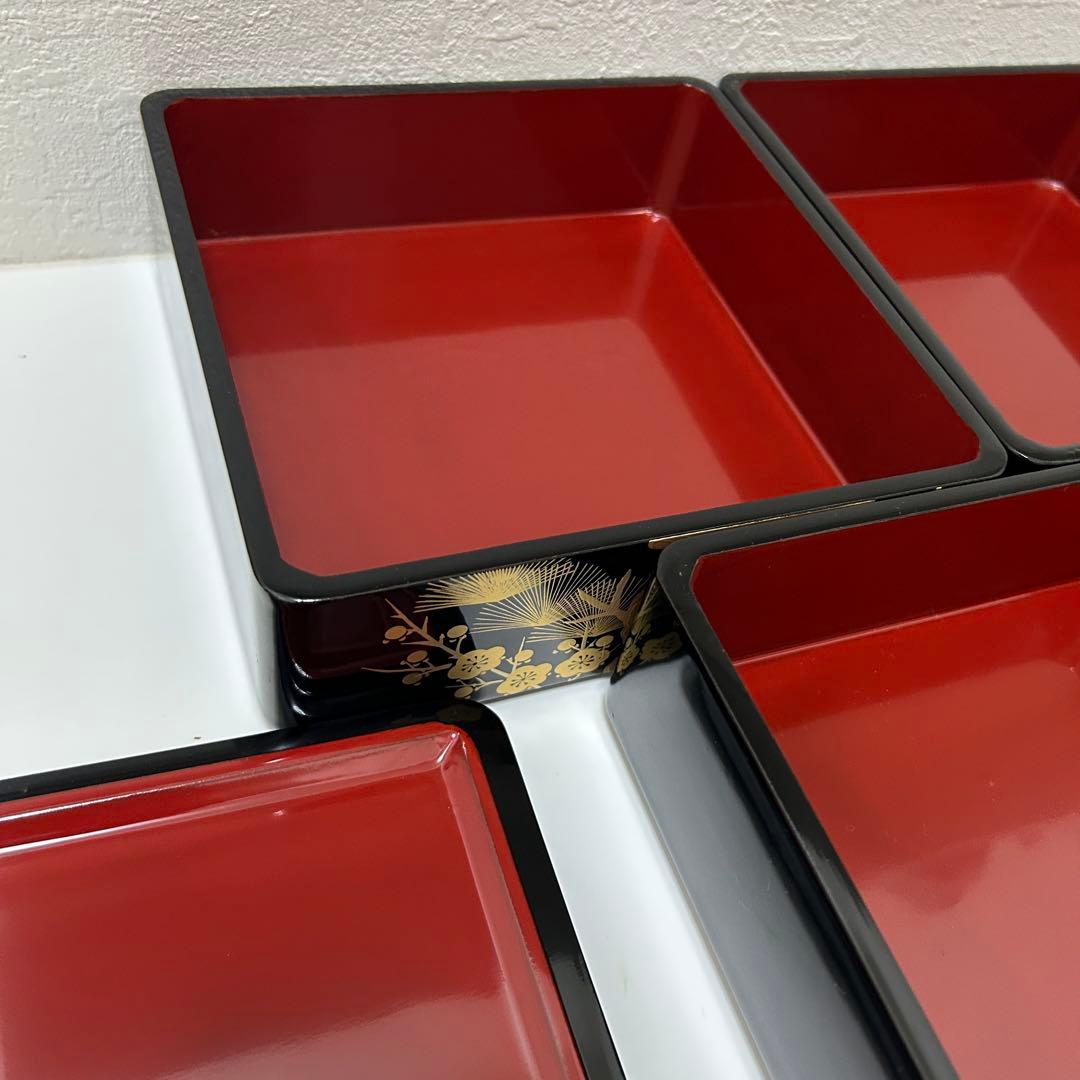 漆器 三段重箱 金色の松の装飾