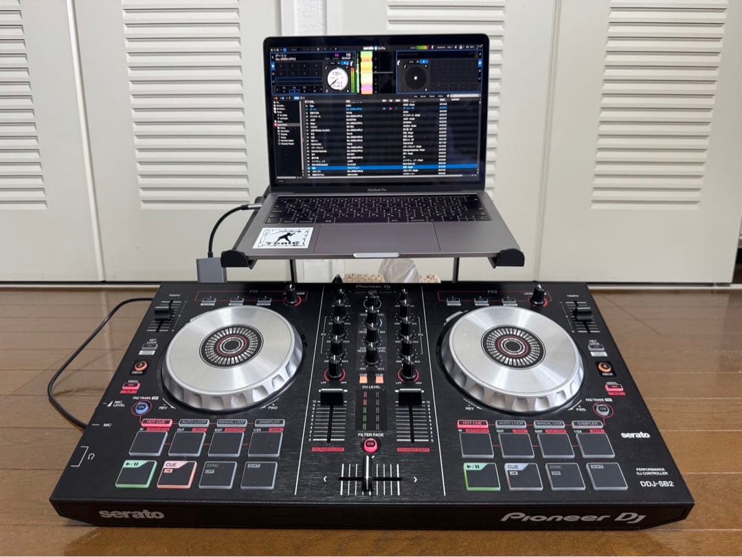 Pioneer DDJ-SB2 PCスタンド付属
