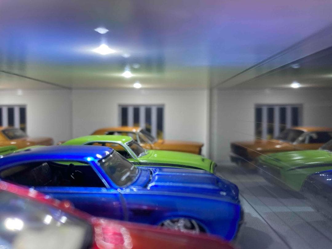 ミニカー専用ジオラマ：1/64 木造パーゴラ付ガレージ（ブラウン）