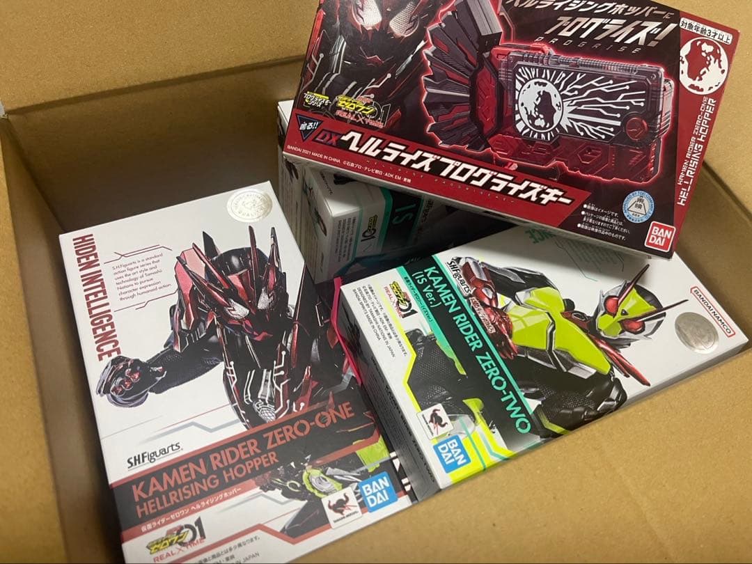 フィギュアーツ 仮面ライダーゼロワン & プログライズキー　他