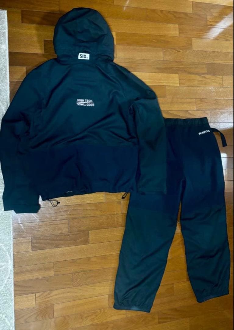 686 six eight six スノーボードウェア