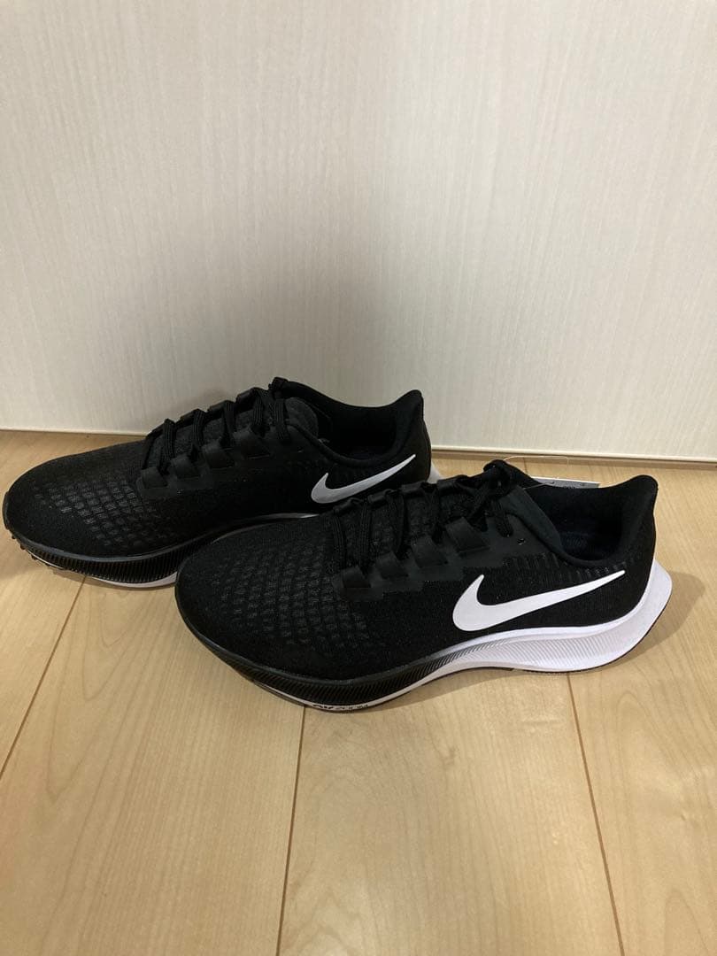 ナイキエア ズームペガサス37(26cm)ブラック/ホワイト