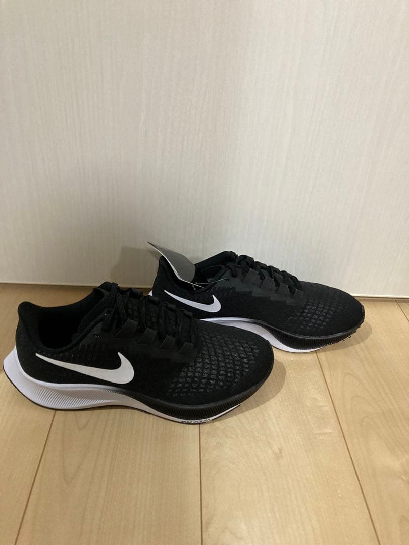 ナイキエア ズームペガサス37(26cm)ブラック/ホワイト