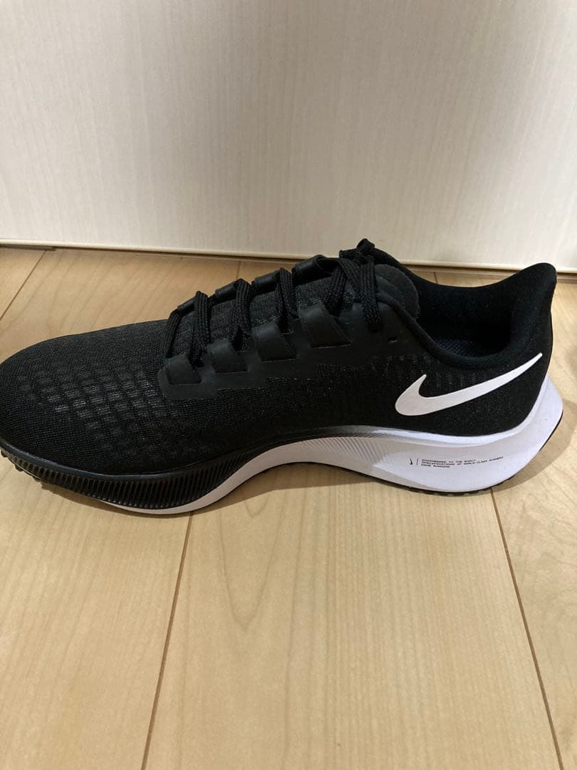 ナイキエア ズームペガサス37(26cm)ブラック/ホワイト