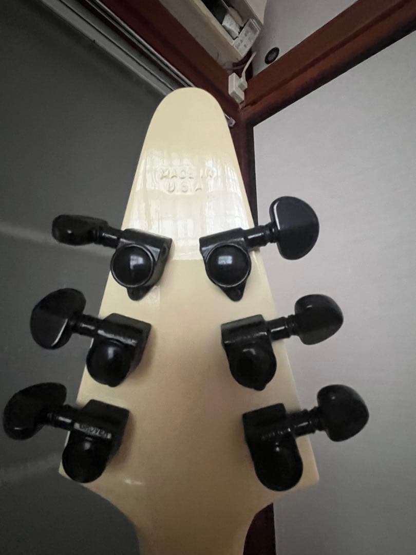 Gibson フライング V90 専用ケース付