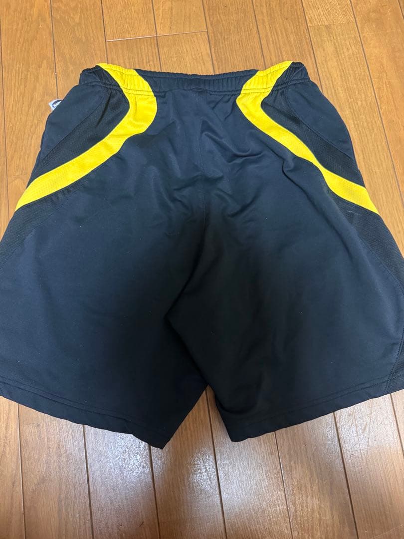 トナミ運輸 バドミントン 特注ハーフパンツ