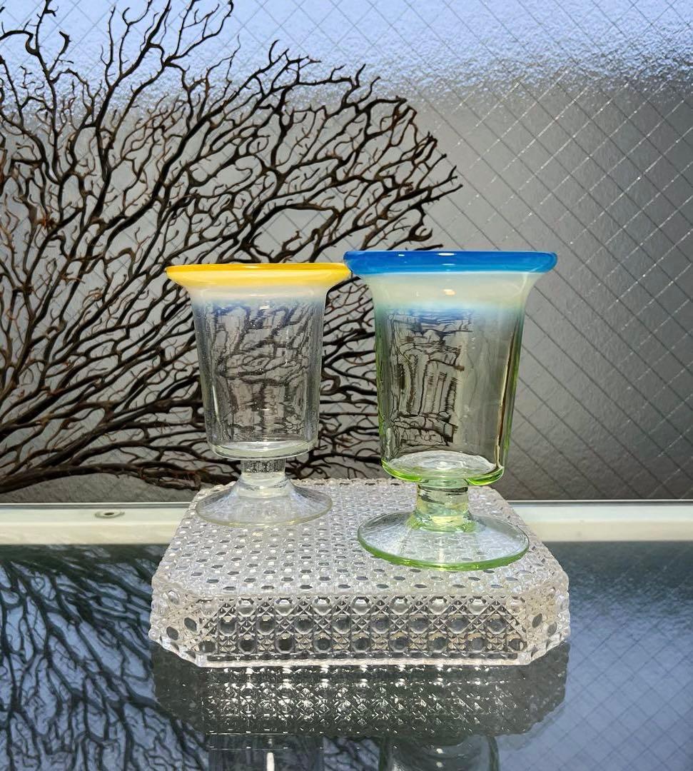 骨董　時代ガラス　超希少！　水色乳白暈し　ベル型　若草色ガラス　氷コップ