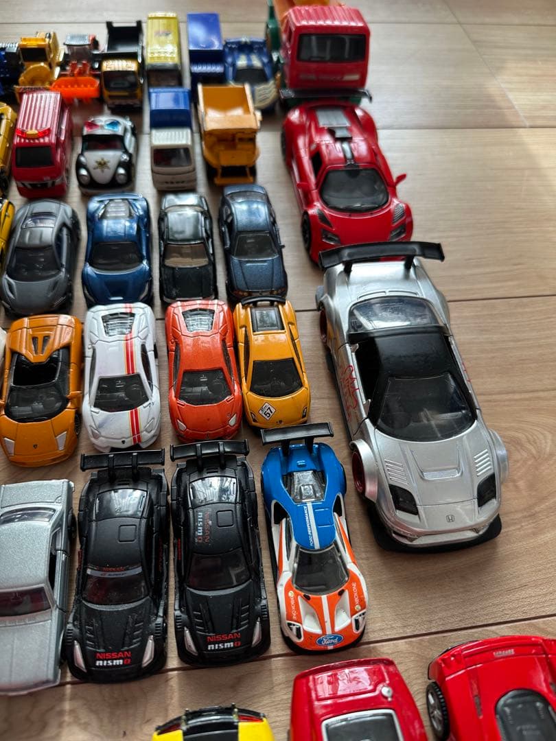 トミカ、トミカプレミアム、ホットウィール他70台まとめ売り　バラ売り不可