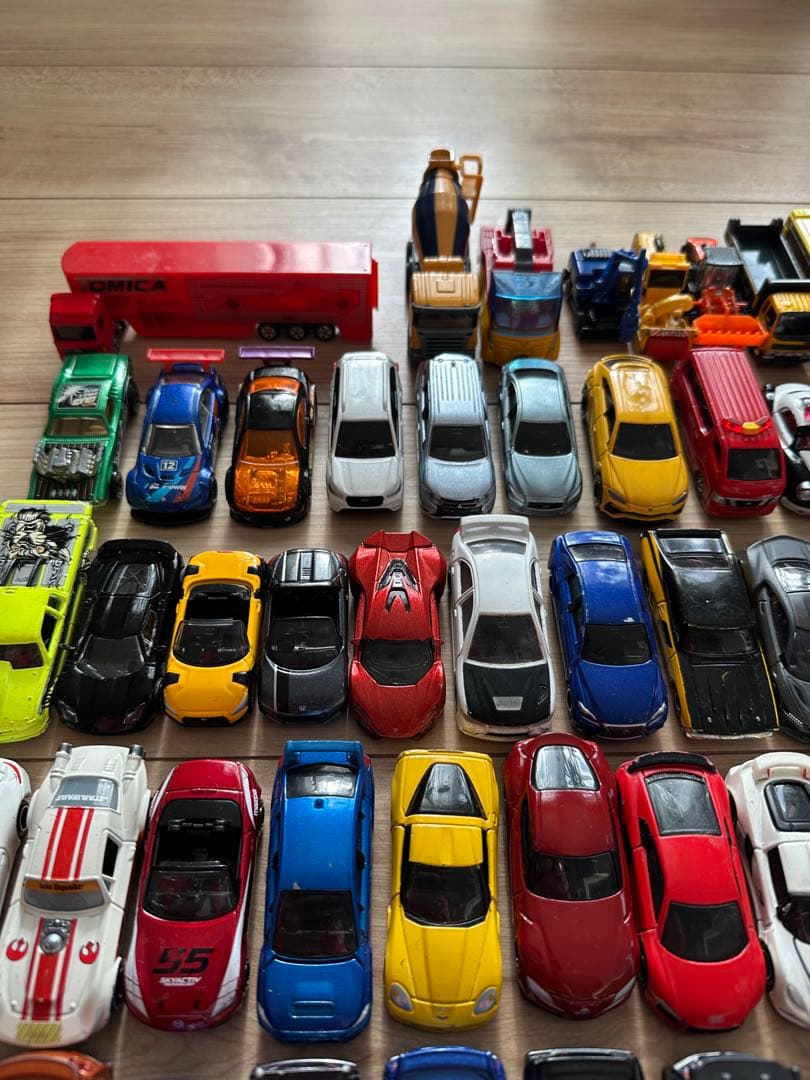 トミカ、トミカプレミアム、ホットウィール他70台まとめ売り　バラ売り不可