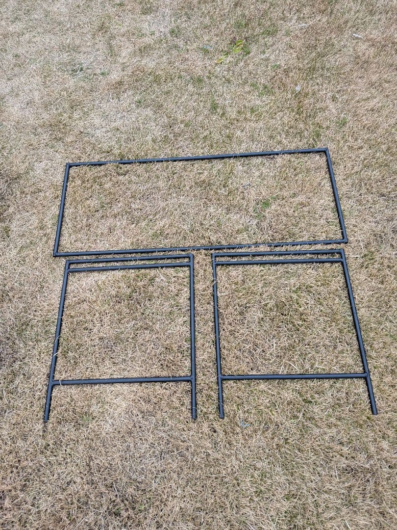 アイアンレッグテーブル