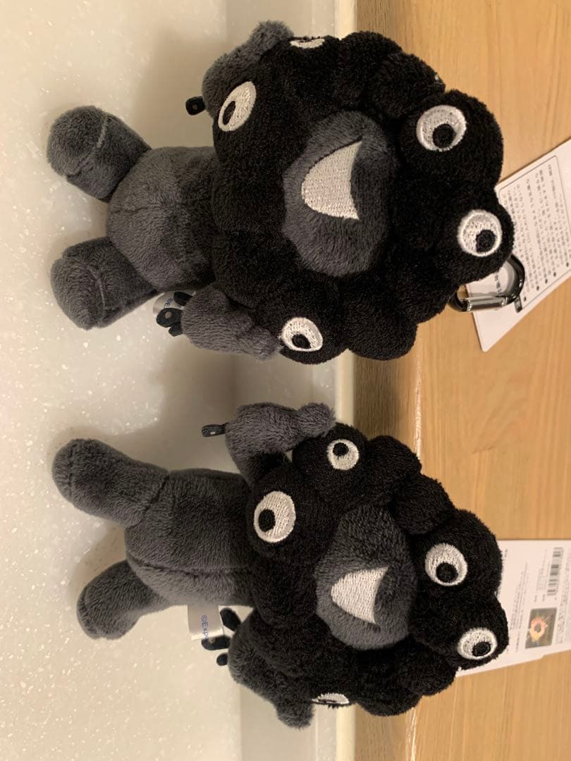 万博限定グッズ　黒ミャクミャク　立ち&座り　一体ずつ　マスコットキーホルダー