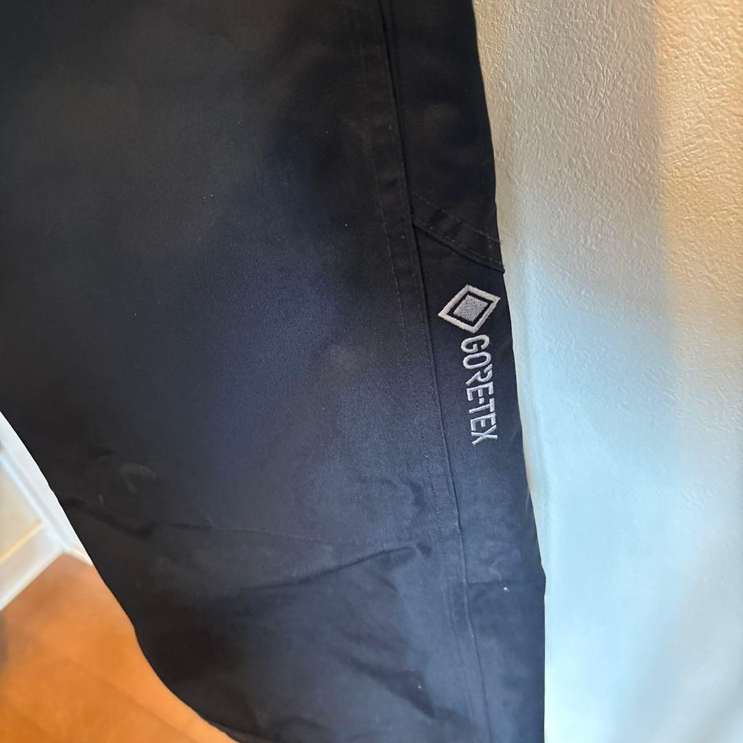 バートン　ビブパンツ　ゴアテックス　補修あり