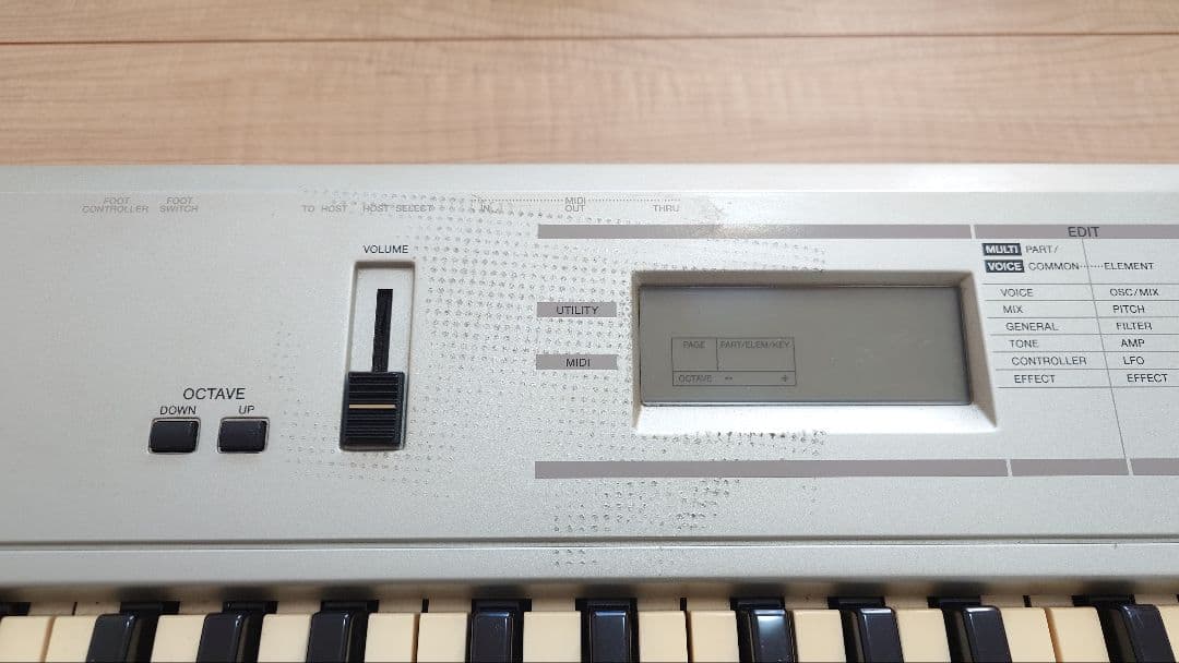 YAMAHA S03 ヤマハ シンセサイザー ケース付 ペダル付