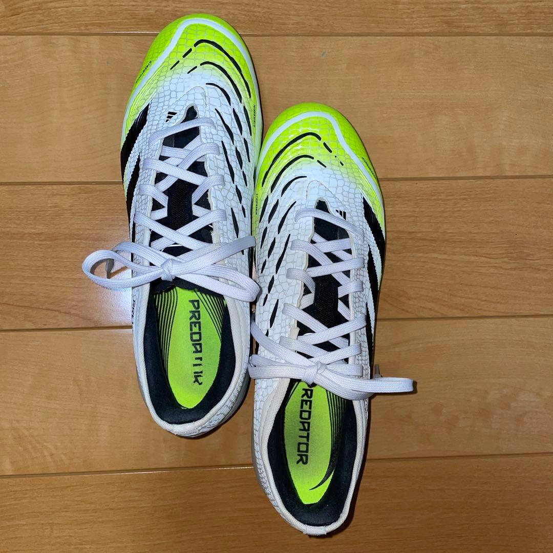 プレデターPRO HG/AG ホワイト/イエロー サッカースパイク　25センチ