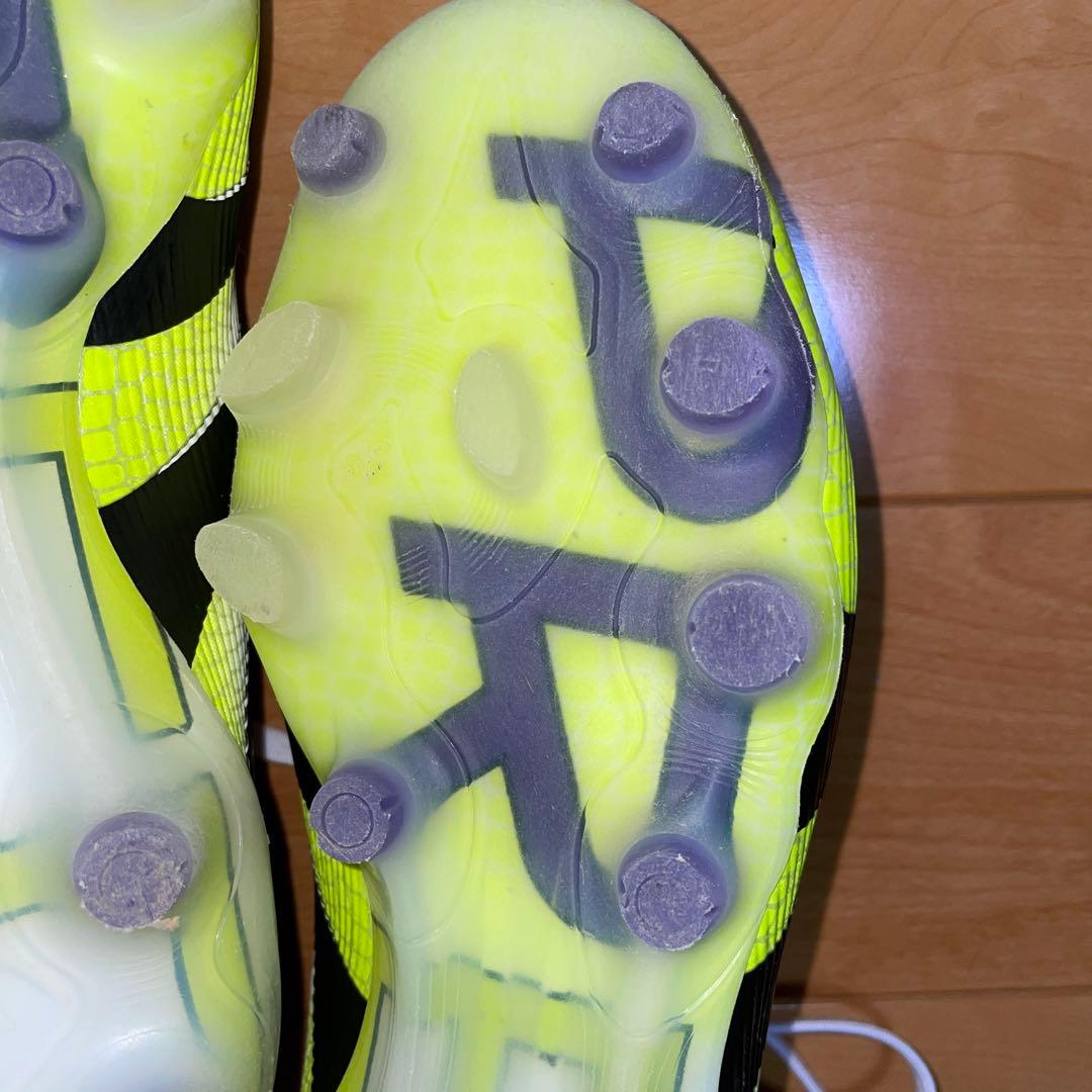 プレデターPRO HG/AG ホワイト/イエロー サッカースパイク　25センチ