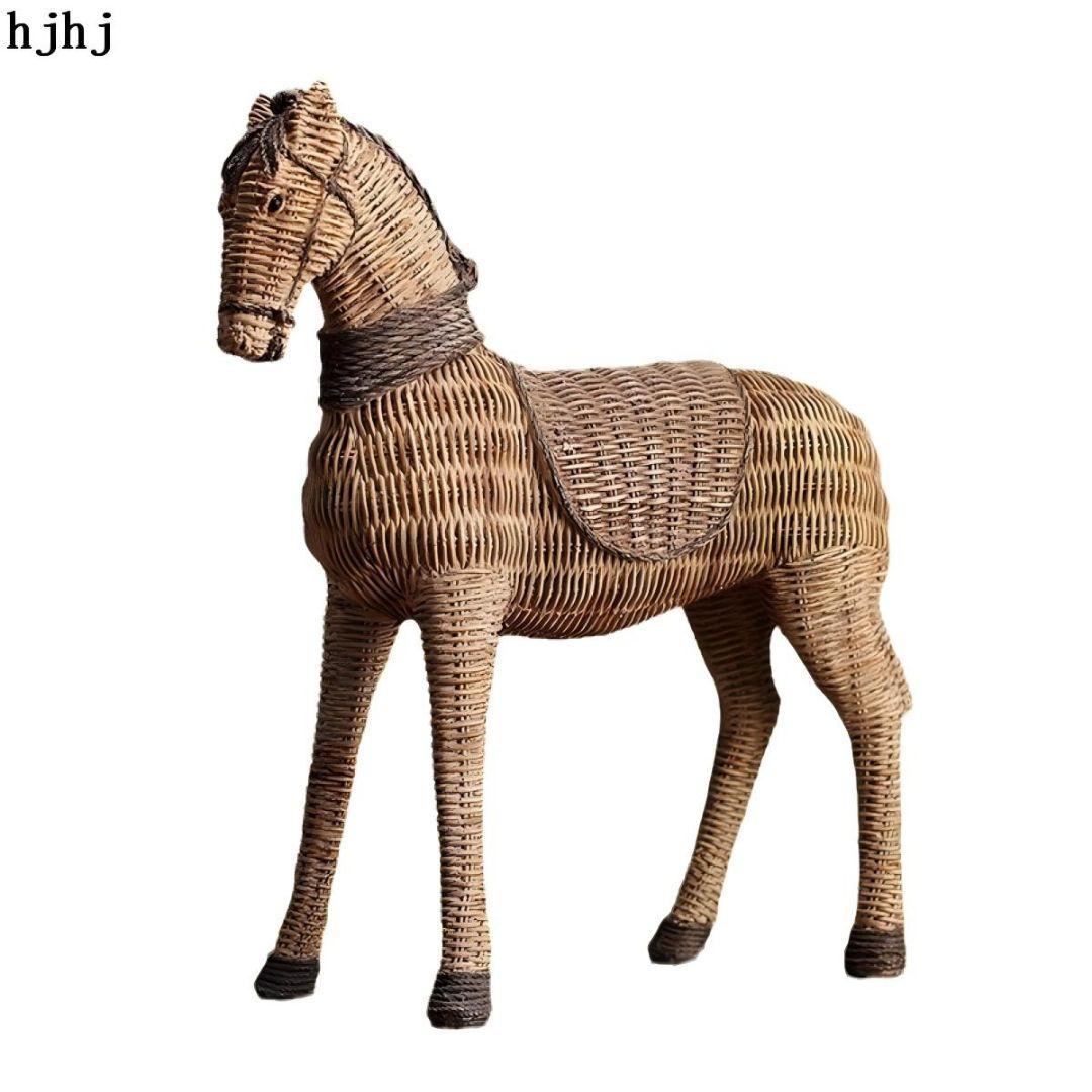 侘寂風藤編み馬置物：多機能テレビ台＆ワインキャビネット、樹脂製 約30cm