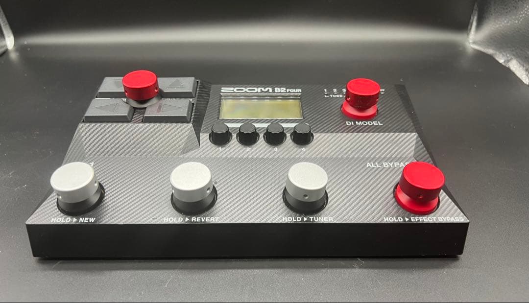 ZOOM B2 FOUR ベースエフェクター　おまけ付き