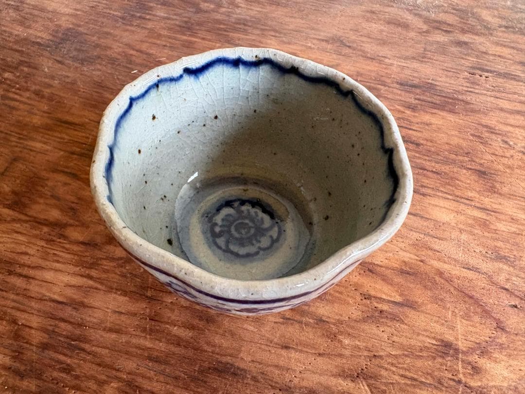 イムサエム　湯呑み　２客　花柄紋　輪花　未使用品