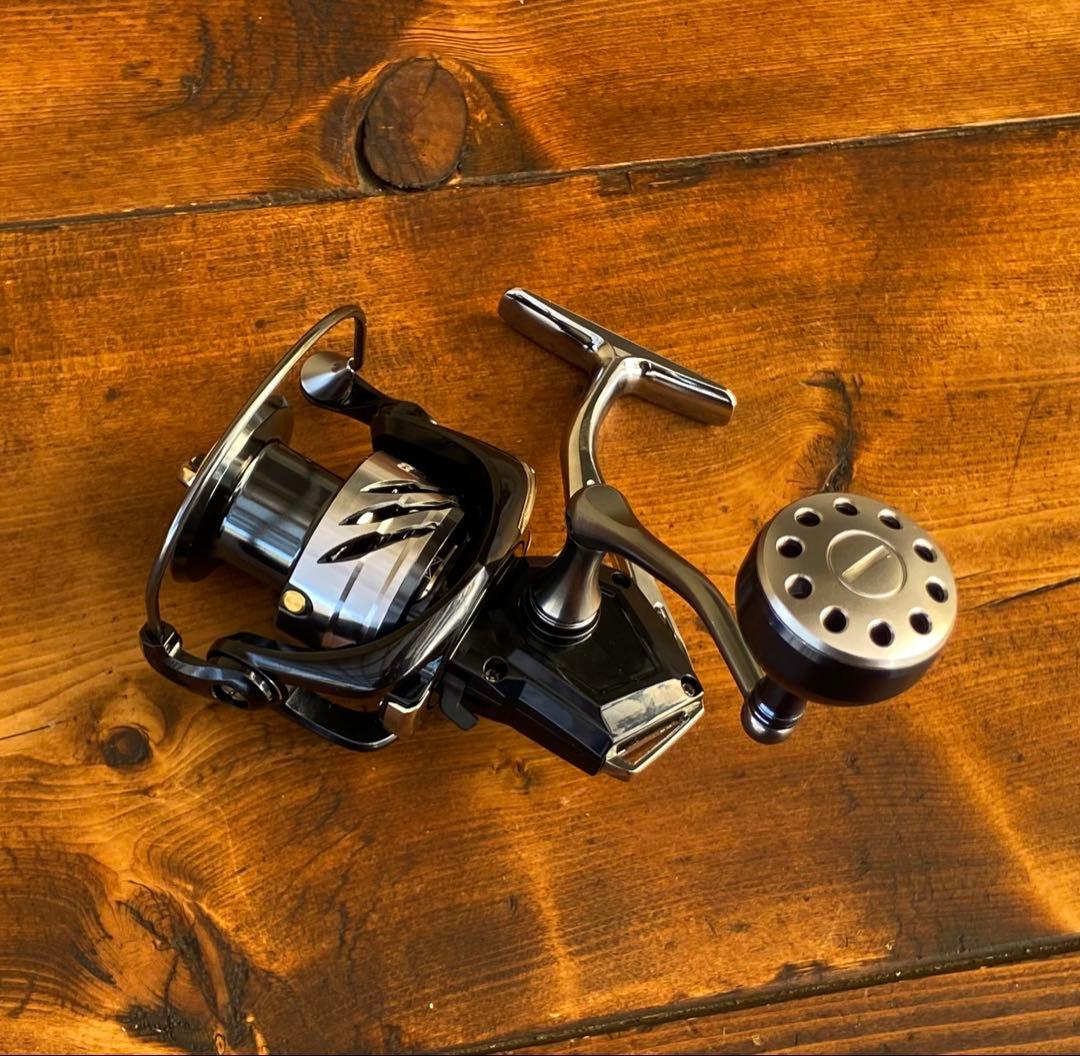 スピニングリール　ネイビー×シルバー　5000 ショアジギング　サーフ　シーバス