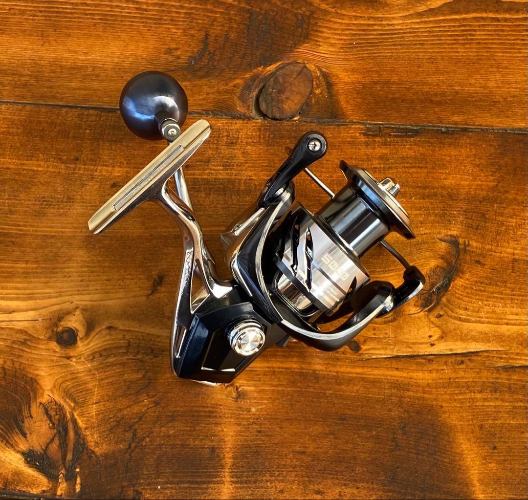 スピニングリール　ネイビー×シルバー　5000 ショアジギング　サーフ　シーバス