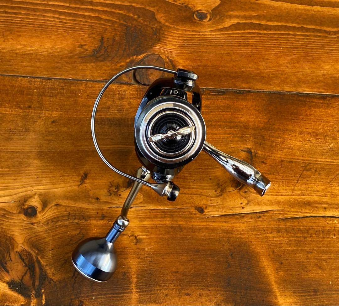 スピニングリール　ネイビー×シルバー　5000 ショアジギング　サーフ　シーバス