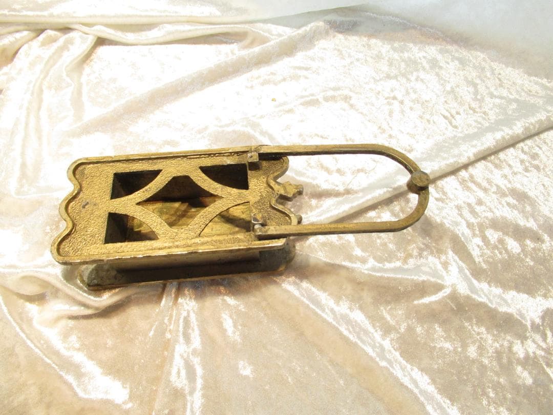 ドアノッカー　真鍮製 イギリス